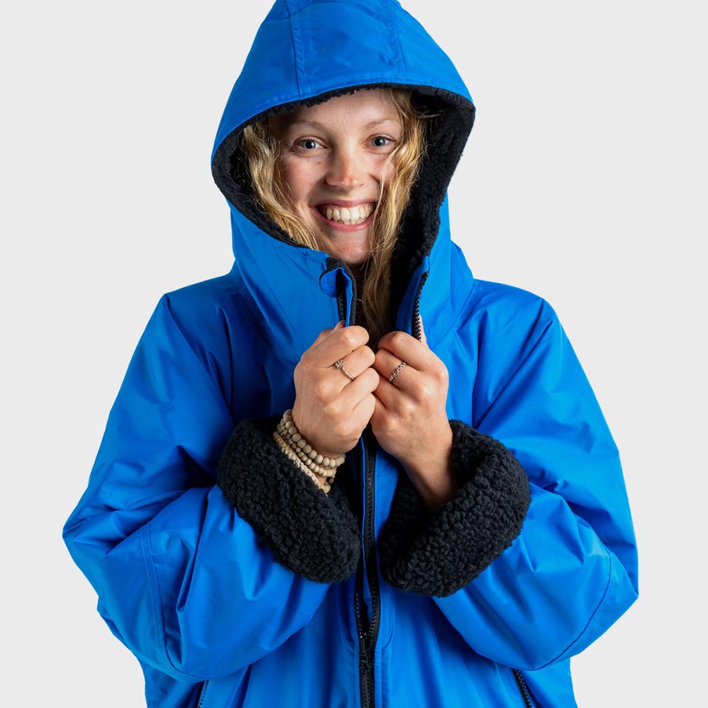 dryrobe Advance Long Sleeve Changing Robe - Cobalt Blue / Black Extra Image 2